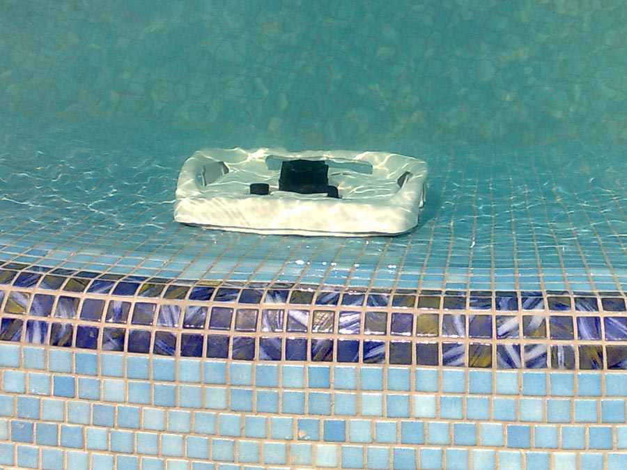 Detailaufnahme des Beckenrandes