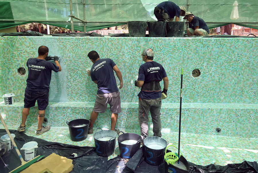 Verfugung des Glasmosaiks