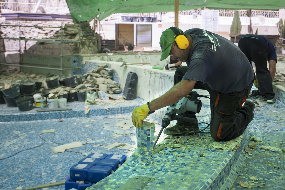 Abtrennung alter Mosaik-Beschichtung