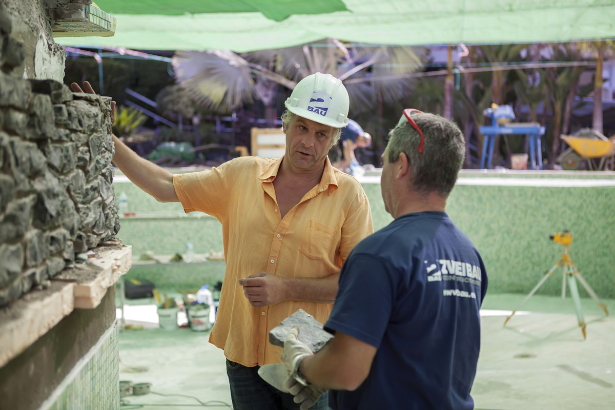 Arbeitskontrolle vom Bauleiter