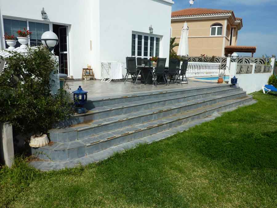 Escaleras acceso previa reforma