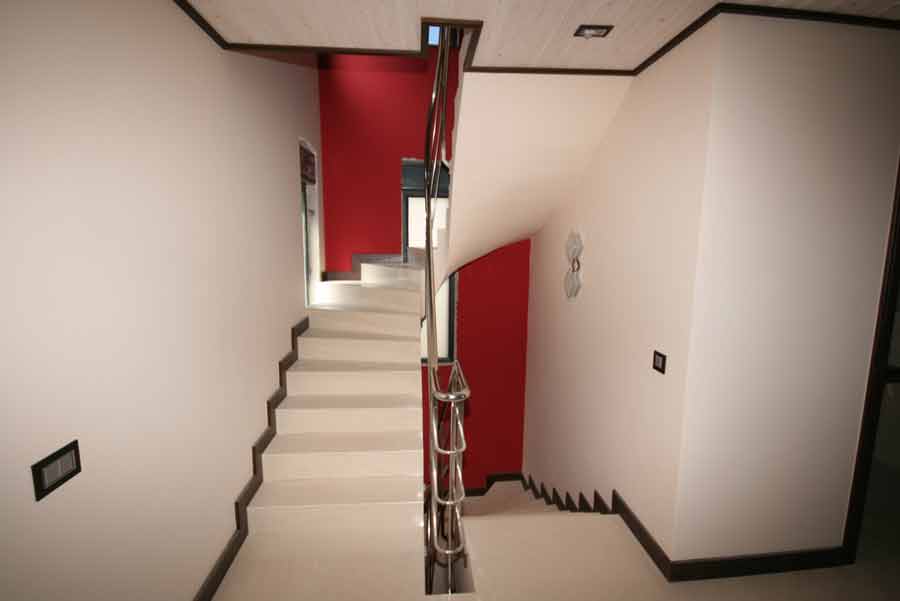 Escalera interior nueva